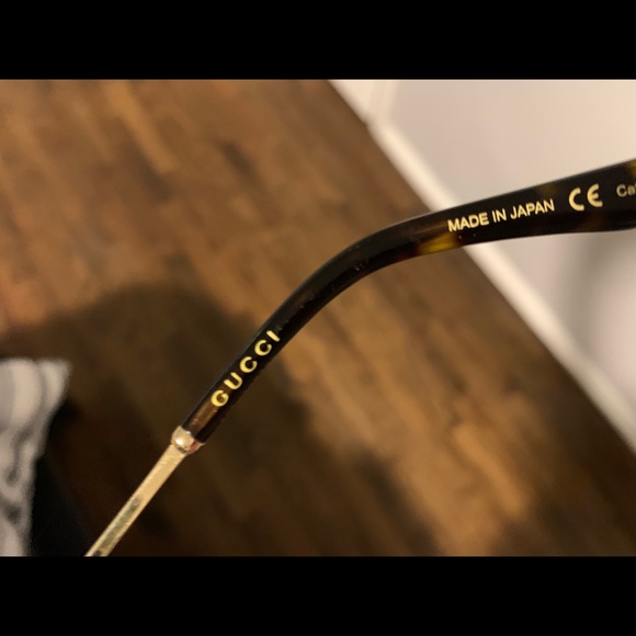 Brand new Gucci rectangular frame sunglasses - Picture 4 of 4